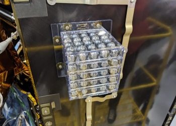 Artist Jeff Koons’ Sculpture Becomes First ‘Authorized’ to Land on the Moon, Launches Matching NFTs