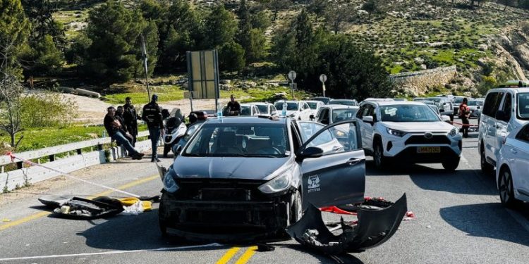 Palestinian gunmen fire on motorists in West Bank, killing 1, injuring 5: Israel