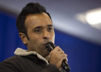 Dems one step closer to replacing Biden with Michelle Obama after damning report, Ramaswamy says