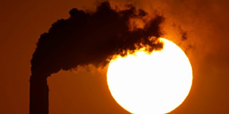 Supreme Court reviews EPA plan to cut pollution that crosses state lines