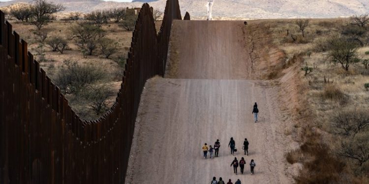 A writer tugs at the roots of America’s stubborn border woes