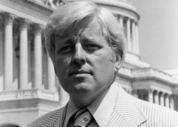 Charles D. Ferris, a champion of deregulation at the FCC, dies at 90