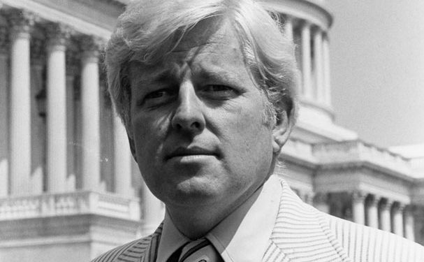 Charles D. Ferris, a champion of deregulation at the FCC, dies at 90