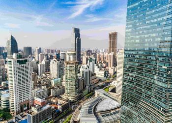 China’s Economy: $7T Loss and 5.2% GDP Growth Clash