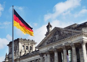 German Industrial Output Dips 1.6%, Defying Forecasts