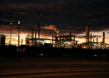 Oil Prices Swing: 6.3% Rise Nearly Erases 7% Loss