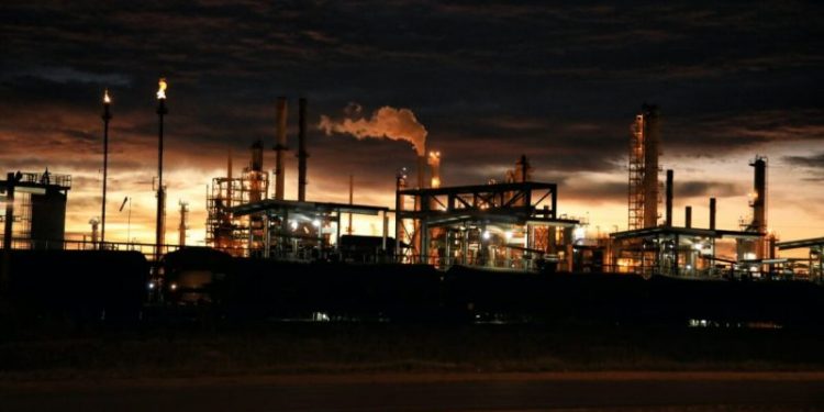 Oil Prices Swing: 6.3% Rise Nearly Erases 7% Loss