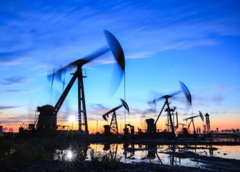 Oil Stays Steady Amid Global Strains: A 7% Weekly Dip