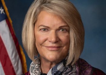 Pro-Bitcoin Senator Cynthia Lummis Leads Push for Stablecoin Regulation: A Look at the Bill and Its Impact