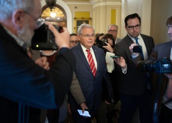 Sen. Menendez faces new charges in bribery case