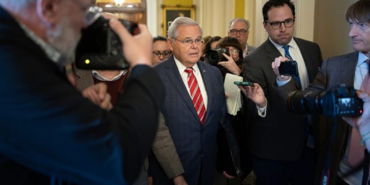 Sen. Menendez faces new charges in bribery case