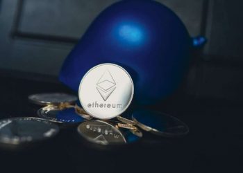 The price of Ethereum rises to the $4045 level on Monday