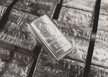 Silver Dips to $24.08 Amidst Market Caution