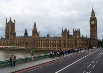 UK Labor Resilience: Unemployment Below 4% Amid Recession