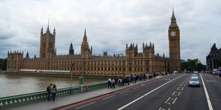 UK Labor Resilience: Unemployment Below 4% Amid Recession