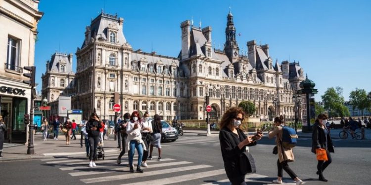 France Slashes Budget by €10B Amid Fiscal Woes