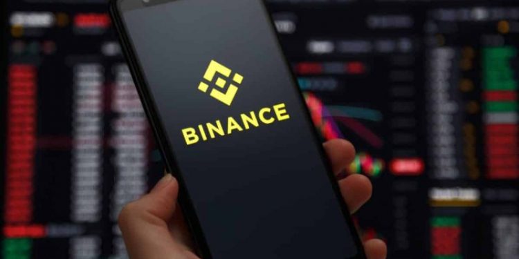 Binance US’s Crisis: $1B Assets Withdrawn Amid SEC Row