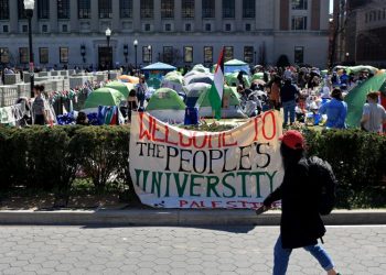 Biden aims to strike careful balance as college protests spread