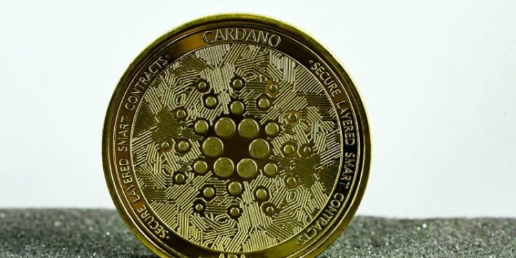 Solana and Cardano: Cardano is getting closer to a new low