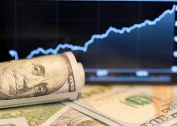 EUR/USD Peaks Above 1.0850 Amid US Data Dip