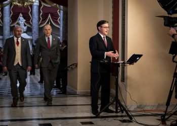 Johnson’s plan to send aid to Ukraine moves closer to reality