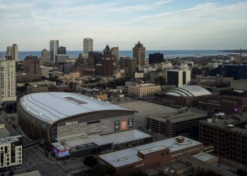 GOP urges Secret Service to move protesters from park near convention arena
