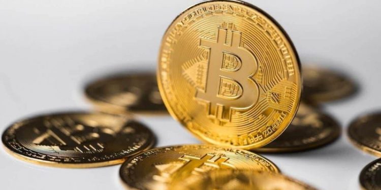 Bitcoin remains on the positive side above the $70,000 level