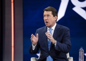 Taxpayer dollars being used to fly ‘illegal aliens’ into U.S.? Nope.