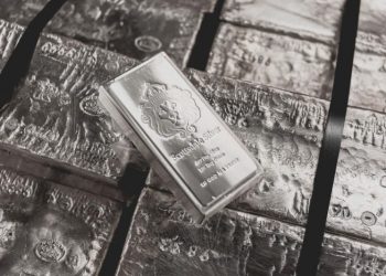 Silver’s Rally: A Beacon for Bulls with a Hint of Caution