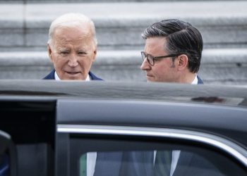 Aid to Ukraine seemed dead. Then secretive talks revived it.