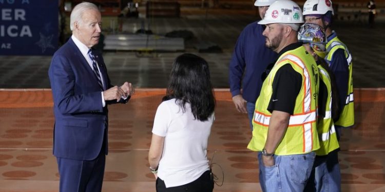 Biden administration announces major expansion for Ariz. chip facility