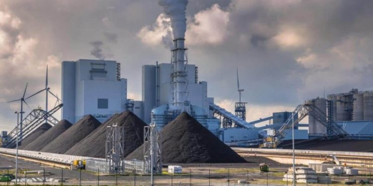 India’s Coal Dilemma: 40 Years, Still Running at 90%