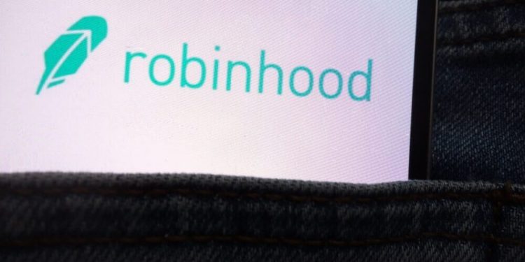Robinhood Confronts SEC Allegations in Crypto Clash