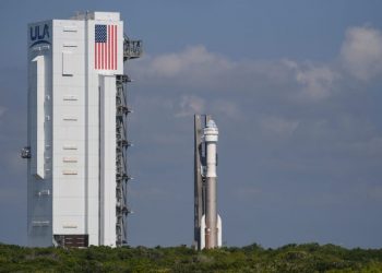 Boeing delays spaceflight again as it continues to struggle with leak