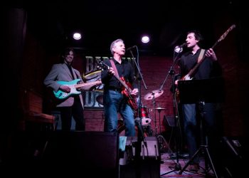 Blinken sits in with Ukrainian bar band for ‘Rockin’ in the Free World’