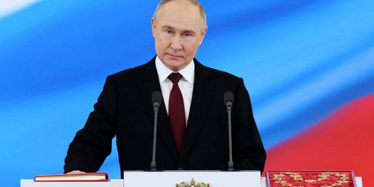 Alexei Navalny’s wife has 5 ominous words for Putin ahead of his inauguration