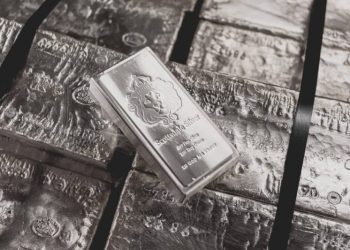 Silver Holds at $28.45, Defying Market Fluctuations