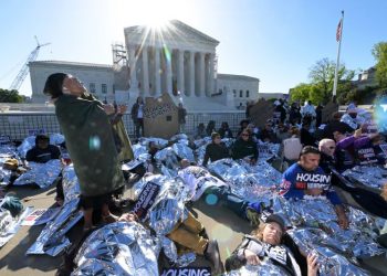 Supreme Court says cities can ban homeless from sleeping outside