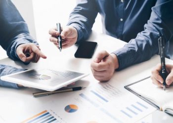 CAW Price Drops 23.53%. What’s The Analyst’s Forecast?