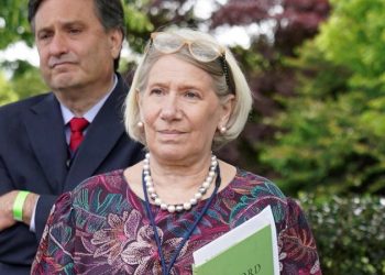 Biden top adviser Anita Dunn leaves White House for super PAC supporting Harris