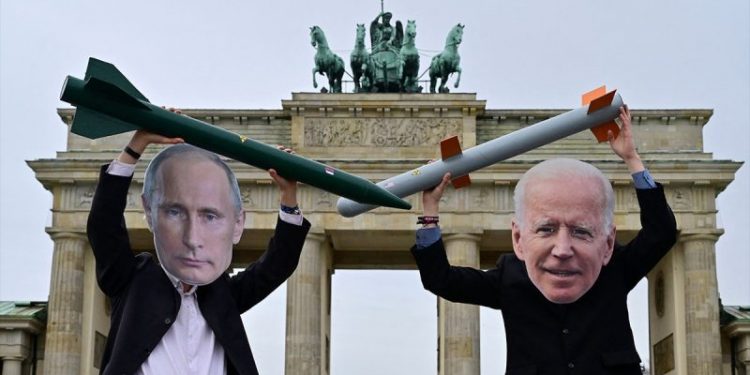 US must expand nuclear arsenal in face of Russia and China threat, warns top Obama defense adviser