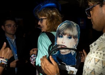 In their ‘voting era,’ Swifties for Kamala organize to register voters for Harris