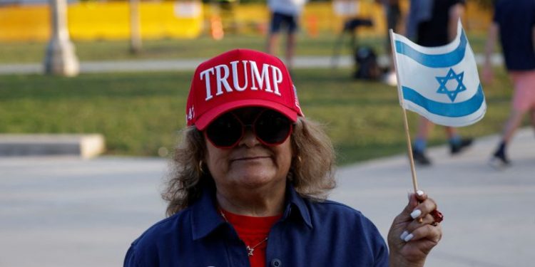 Trump takes it upon himself to decide who is a proper Jew