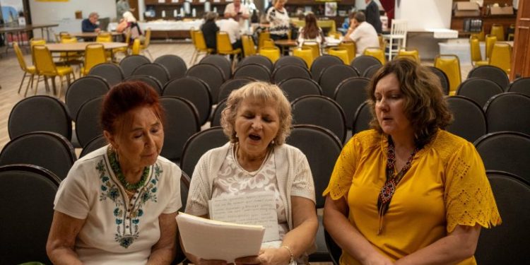 War shifts political views in Chicago’s Ukrainian Village, once reliably GOP