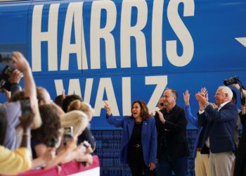 Harris and Walz launch pre-convention bus tour in western Pennsylvania