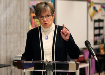 Tim Walz resigns as chair of Democratic governors group