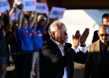 Walz headed to Ann Arbor for Michigan-Minnesota football game