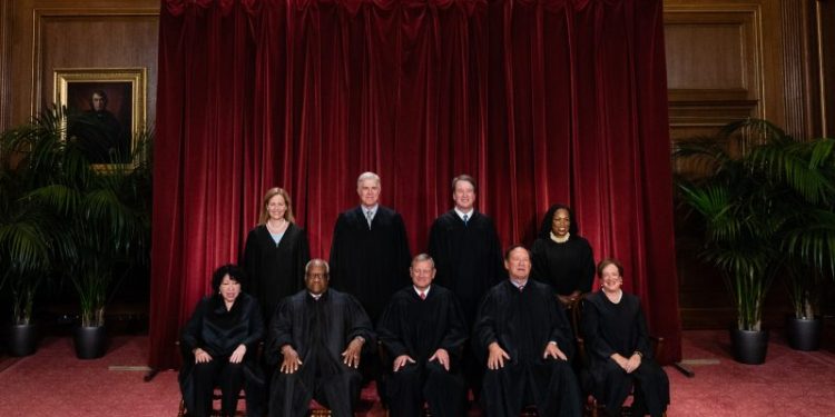 Alaska man charged with threatening to kill six Supreme Court justices