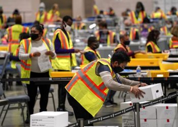 Trump, Republicans push swing-state courts to reject mail-in ballots