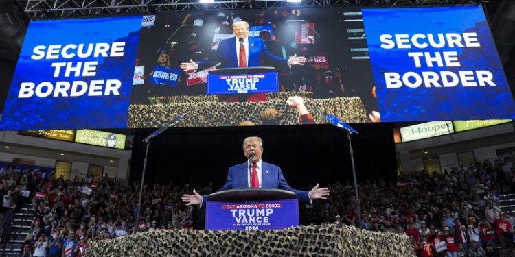 In Arizona, Trump pitches ideas to attract more Border Patrol agents